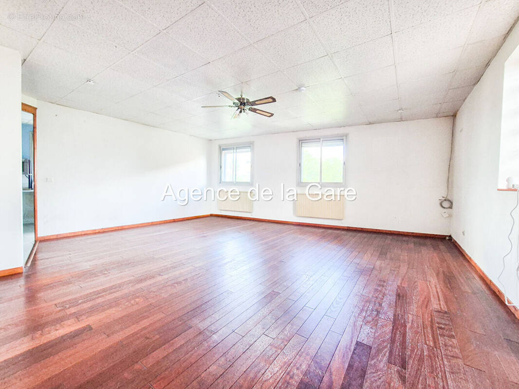 Appartement à HOUILLES