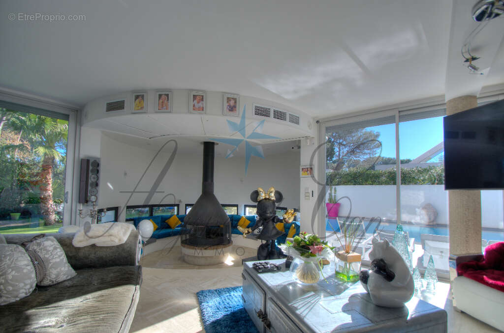 Villa d'architecte avec piscine à valescure - photo 3