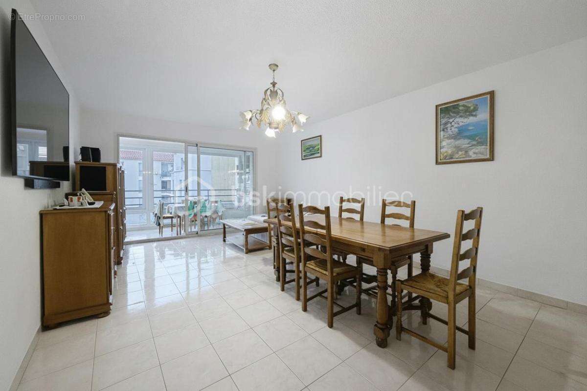 Appartement à SIX-FOURS-LES-PLAGES
