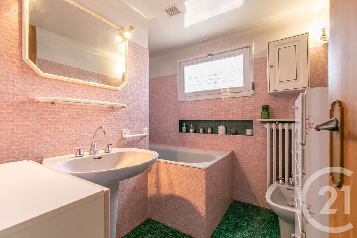 Maison à SAINT-MAUR-DES-FOSSES