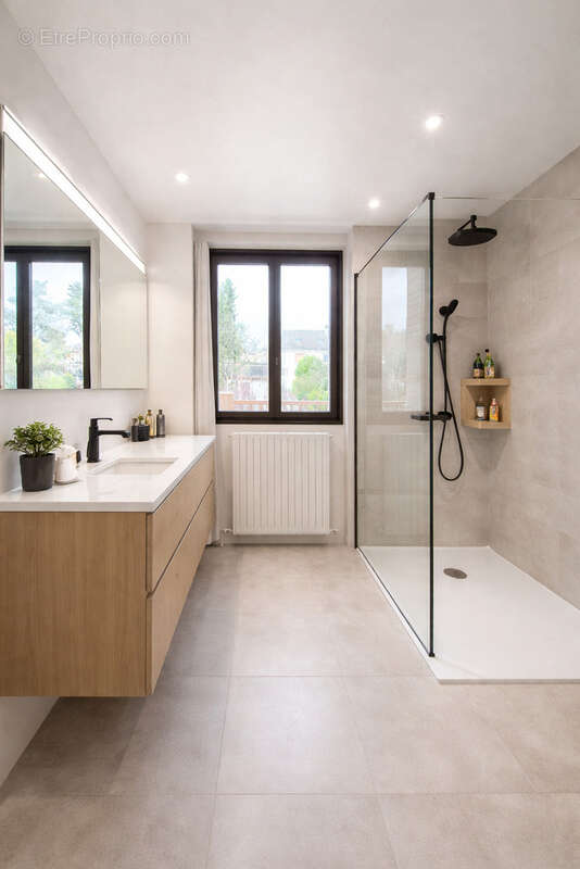 Maison 6 pièces avec dépendance - photo 9