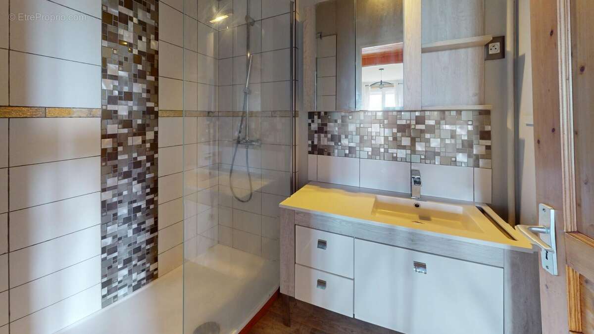 Appartement à MONDEVILLE