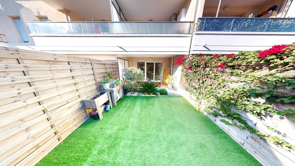 Appartement à VILLENEUVE-LOUBET