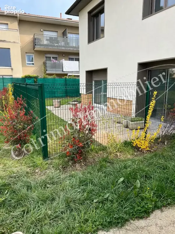 Appartement 5P de103 m² +jardin à VAULX EN VELIN VILLAGE - photo 3