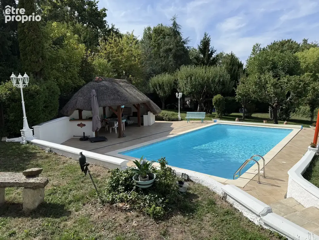 Villa de charme avec piscine   quartier recherché   134 m2   terrain de 2 610 m2 - photo 15