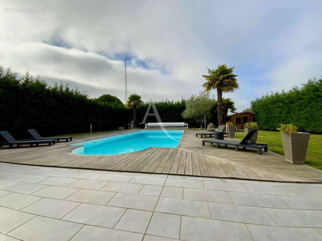 Maison à SAINT-SAVINIEN