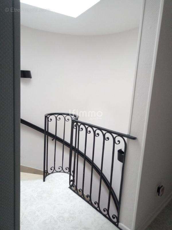Maison à vendre 4 pièces 97 m², balcon et double garage - photo 4