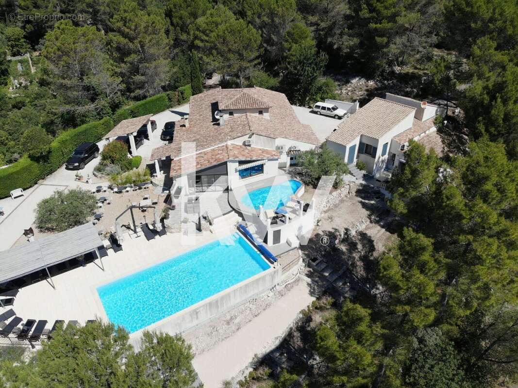 Maison à FONTAINE-DE-VAUCLUSE