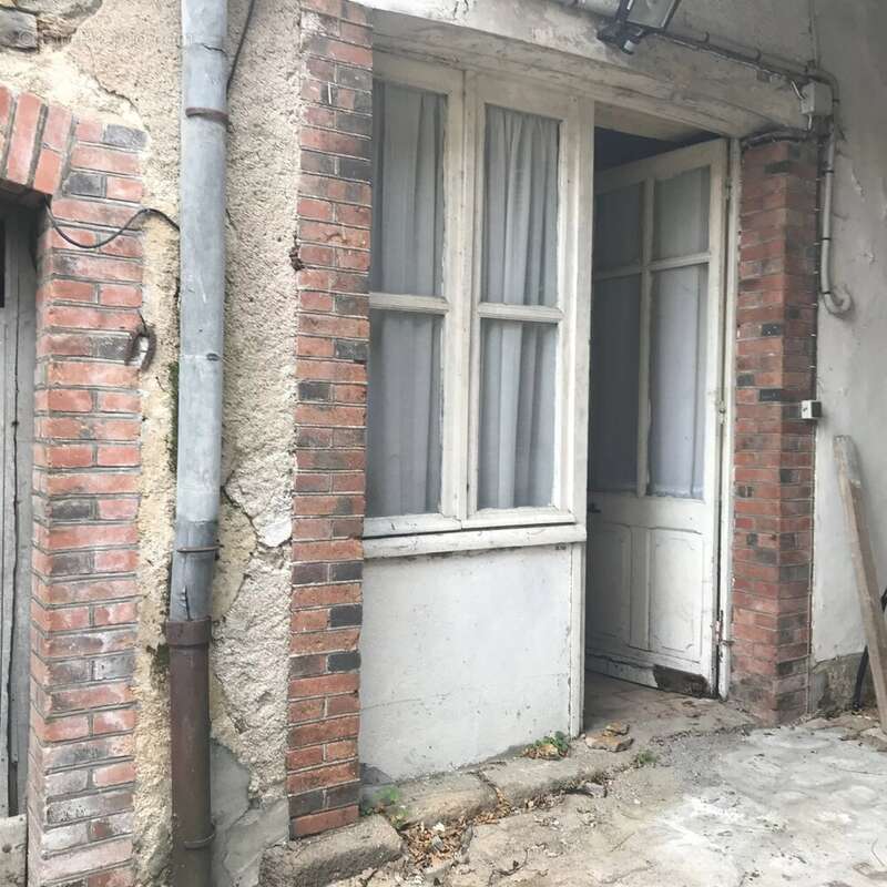 Appartement à LUSSAC-LES-EGLISES