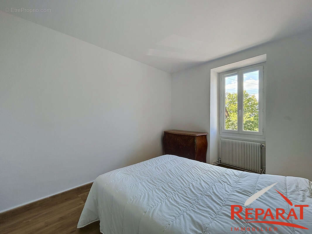 Maison 265 m² à Saint-Aulaire  - photo 6