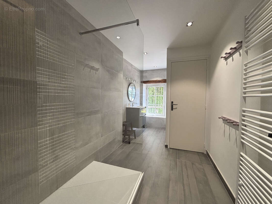 Maison à MONTREUIL-SUR-EPTE