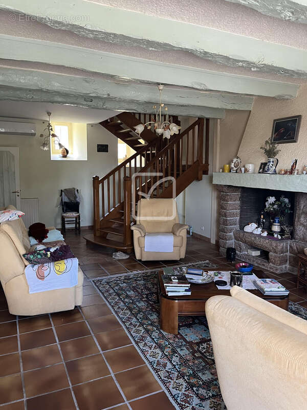 Maison à OBJAT