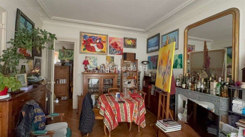 Appartement à PARIS-15E