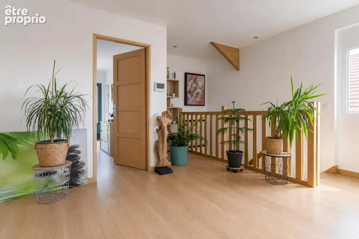 Maison familiale 7 pièces de 250 m² au Mesnil-Saint-Denis avec studio indépendant - photo 8