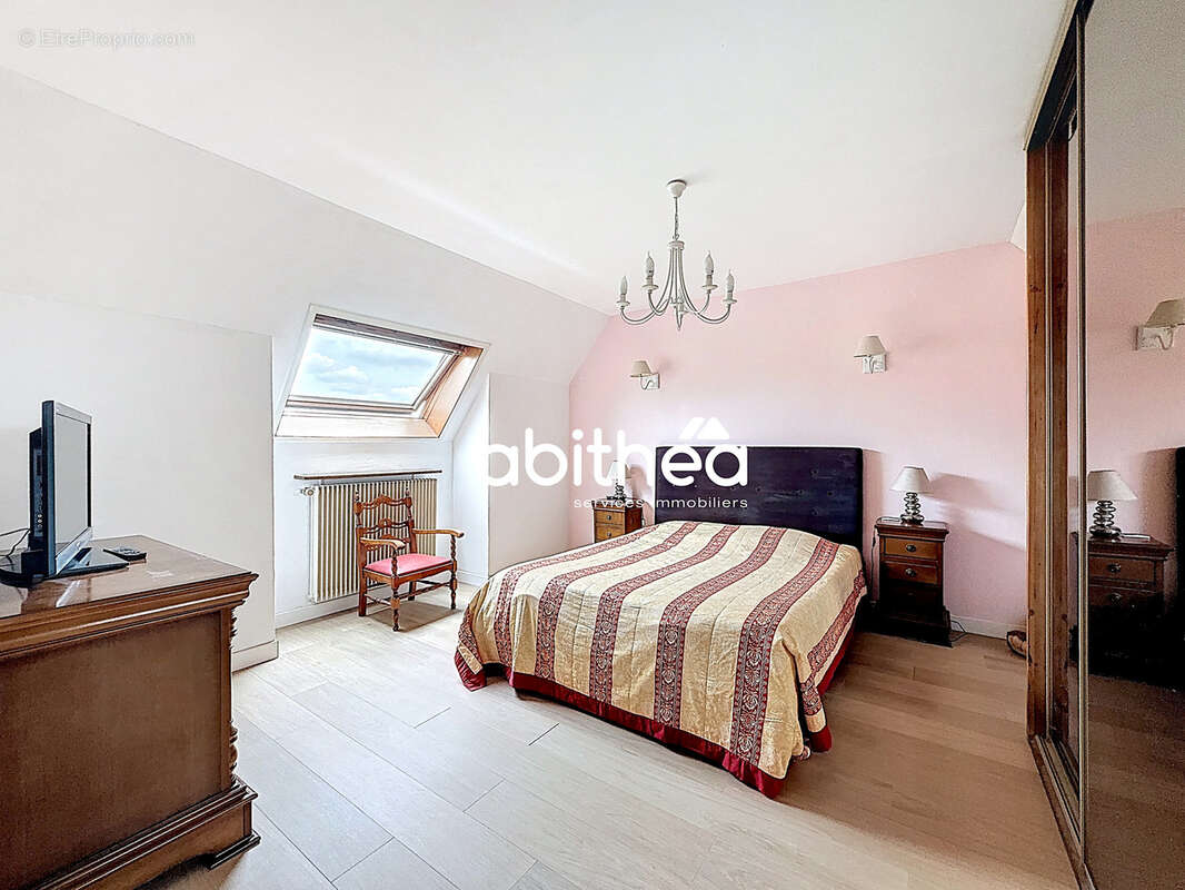 Maison à FRESNES-LES-MONTAUBAN