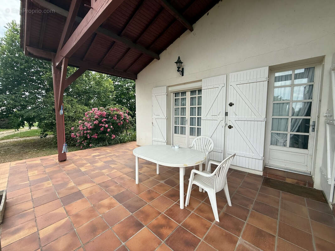 Maison à SAINT-ETIENNE-DE-FOUGERES