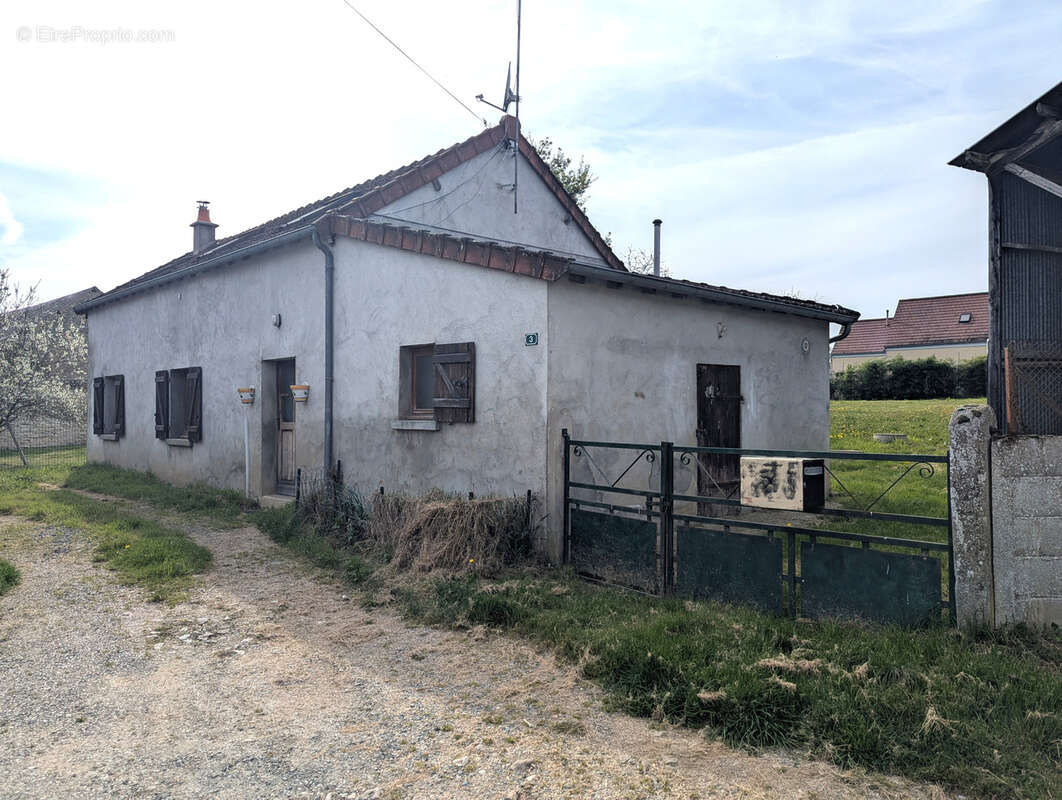 Maison à THEVET-SAINT-JULIEN