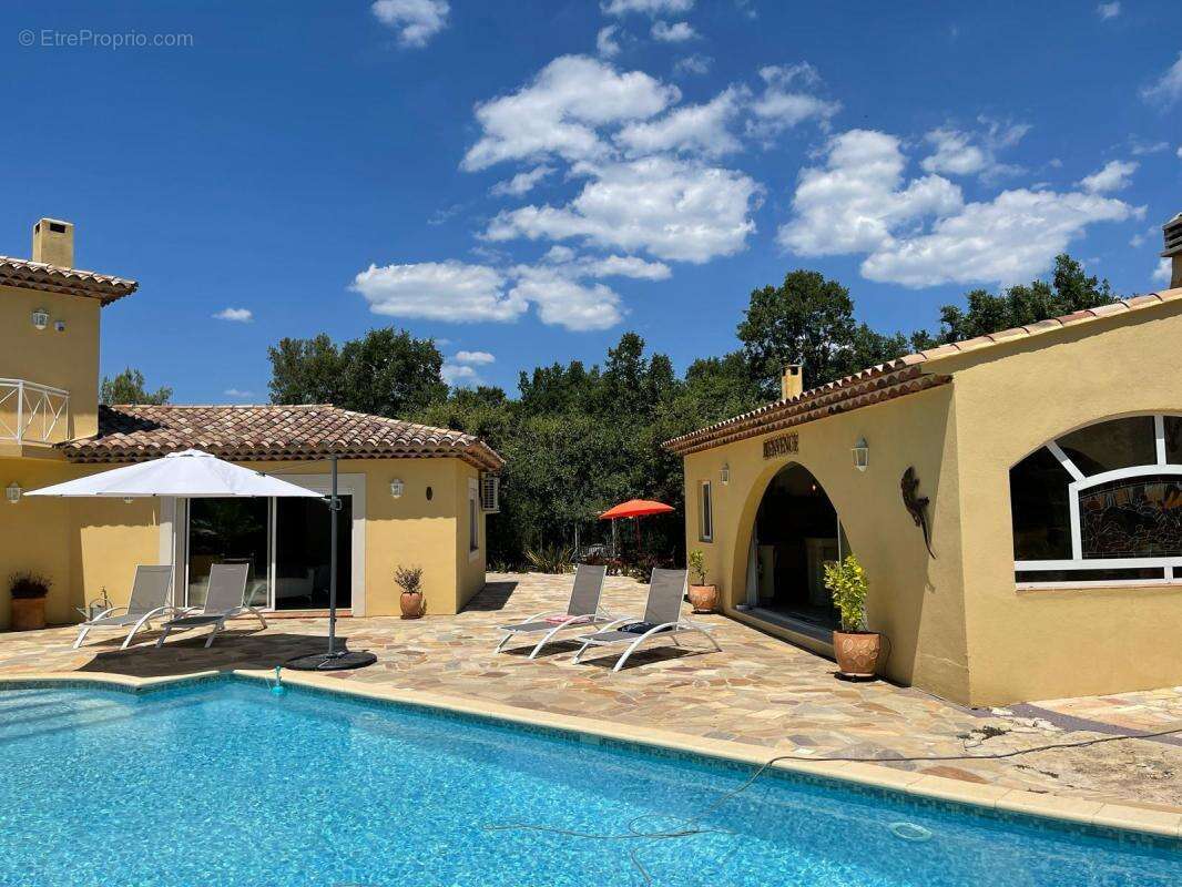 Maison à MEOUNES-LES-MONTRIEUX