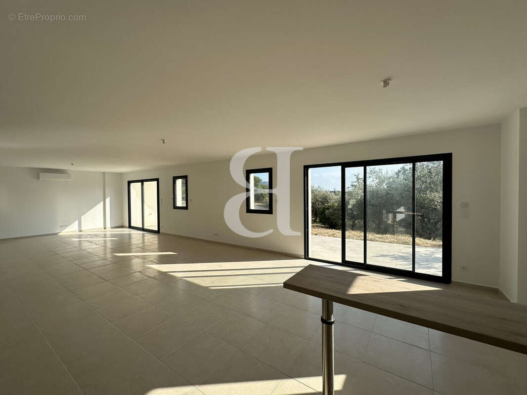 Maison 194 m² à Vaison-La-Romaine  - photo 4