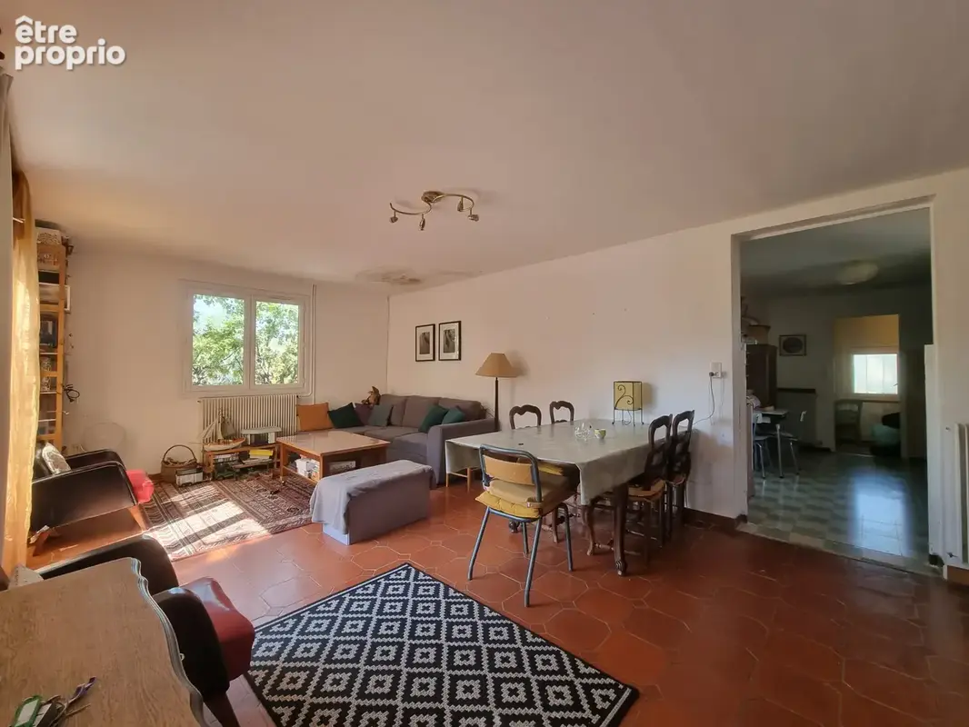 EXCLUSIVITE A MONTMEYAN !! Villa indépendante de 70m2 sur une parcelle de 1700m2 environ avec garage et vue - photo 9