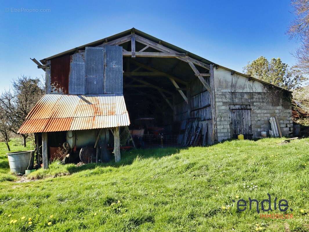 Longère en pierre à rénover avec dépendances et prairies  Campagne morbihannaise - photo 9