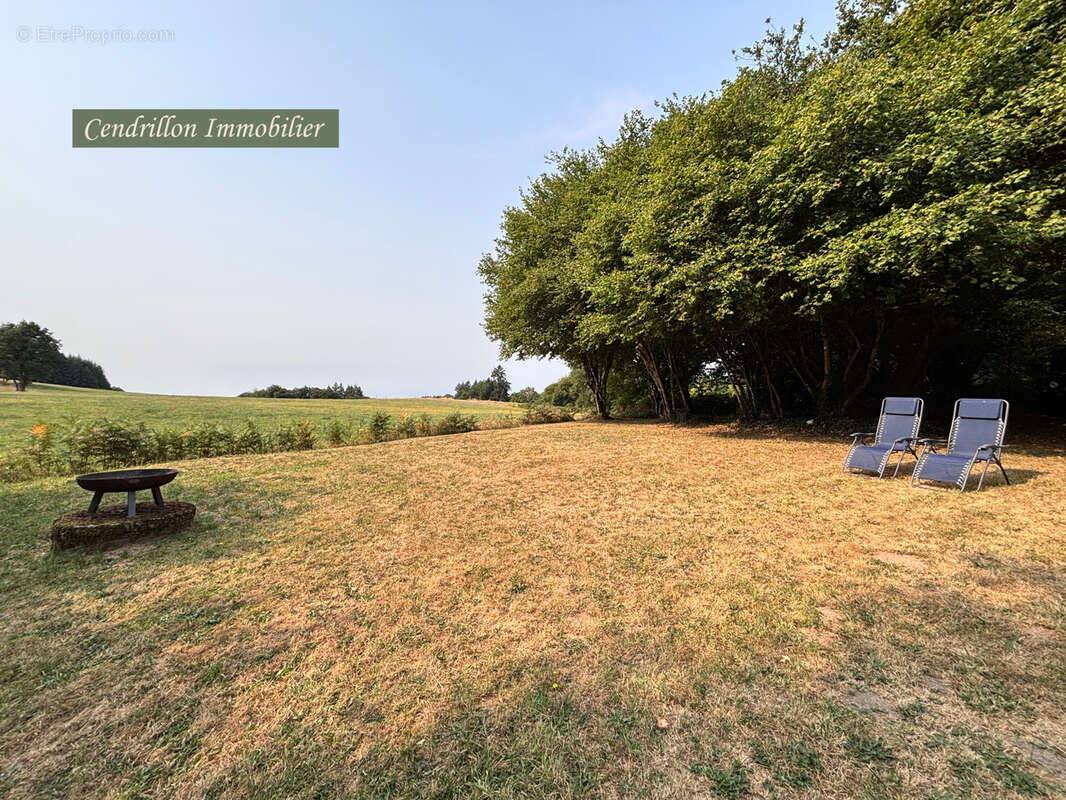Maison à CHATELUS-LE-MARCHEIX