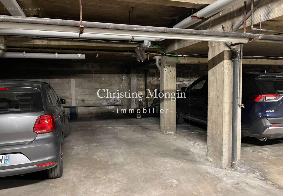 Appartement à NEUILLY-SUR-SEINE