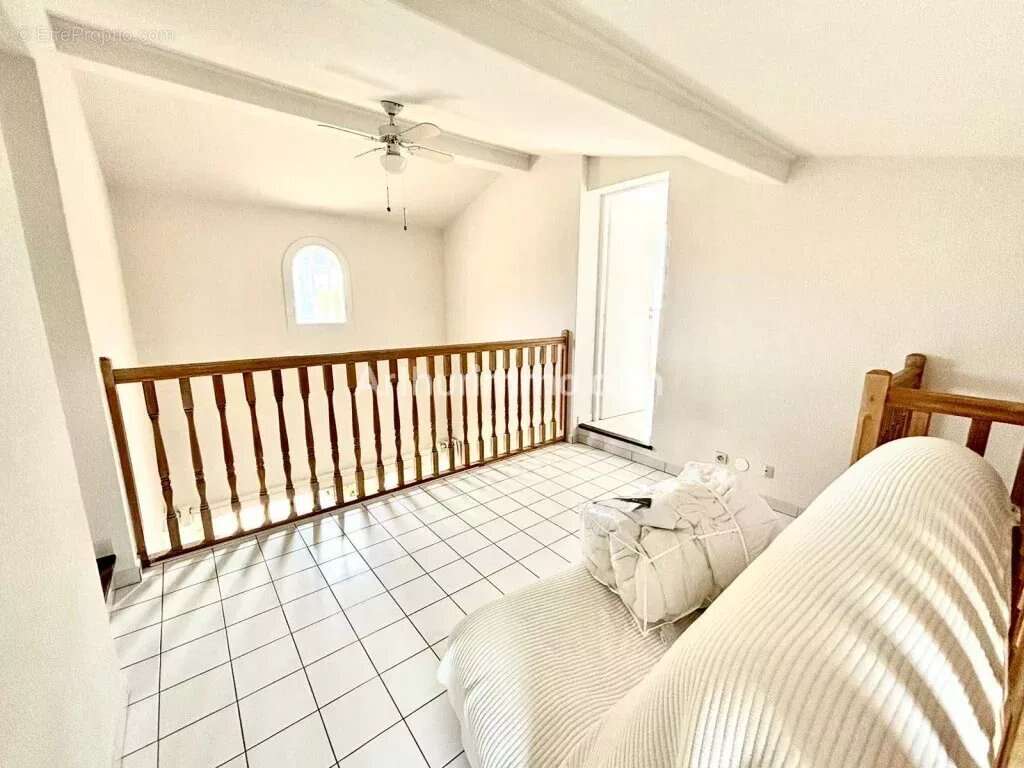 Maison à LES ISSAMBRES