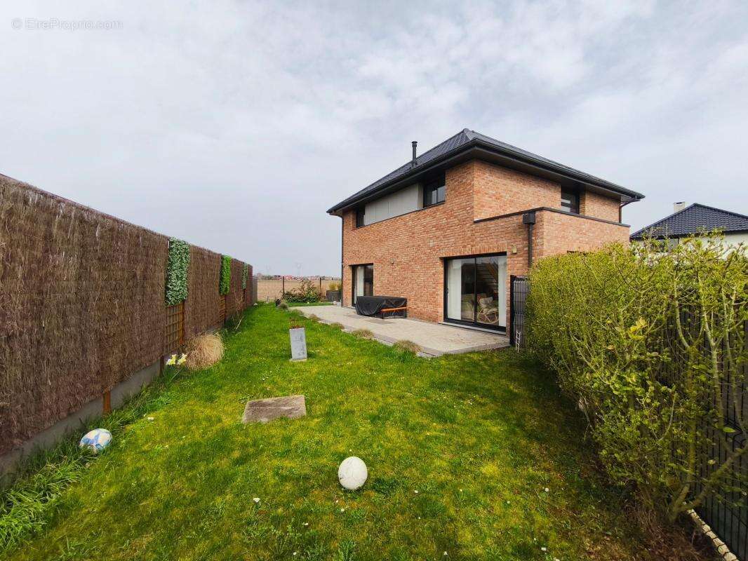 Maison à GONDECOURT