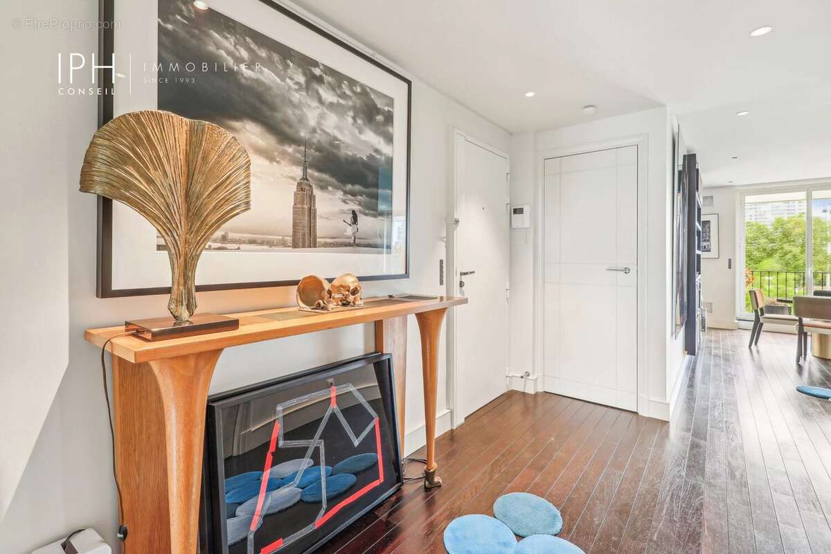 Appartement à NEUILLY-SUR-SEINE