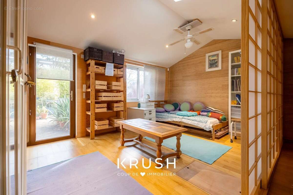 Appartement à MARSEILLE-4E