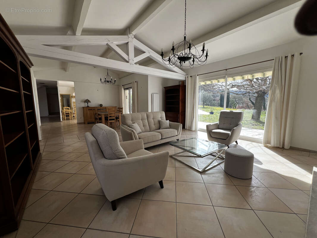 Maison à VAISON-LA-ROMAINE