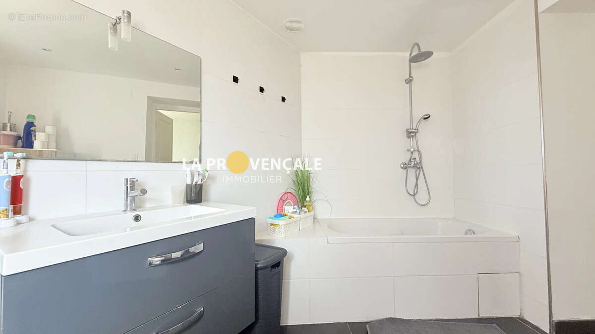 Maison à POURRIERES