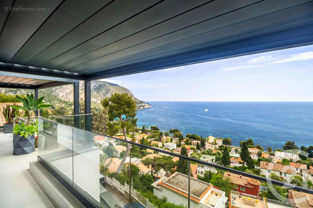 Maison à EZE