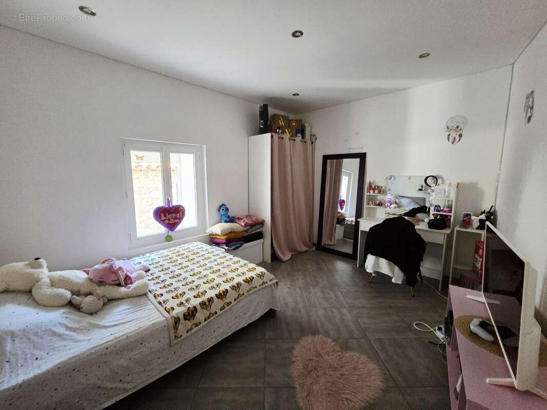 Maison à SAINT-CHINIAN