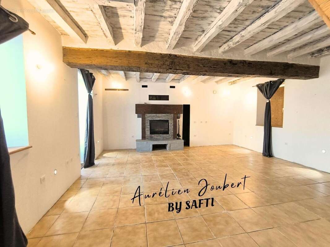 Maison 125 m² à Oulches  - photo 4
