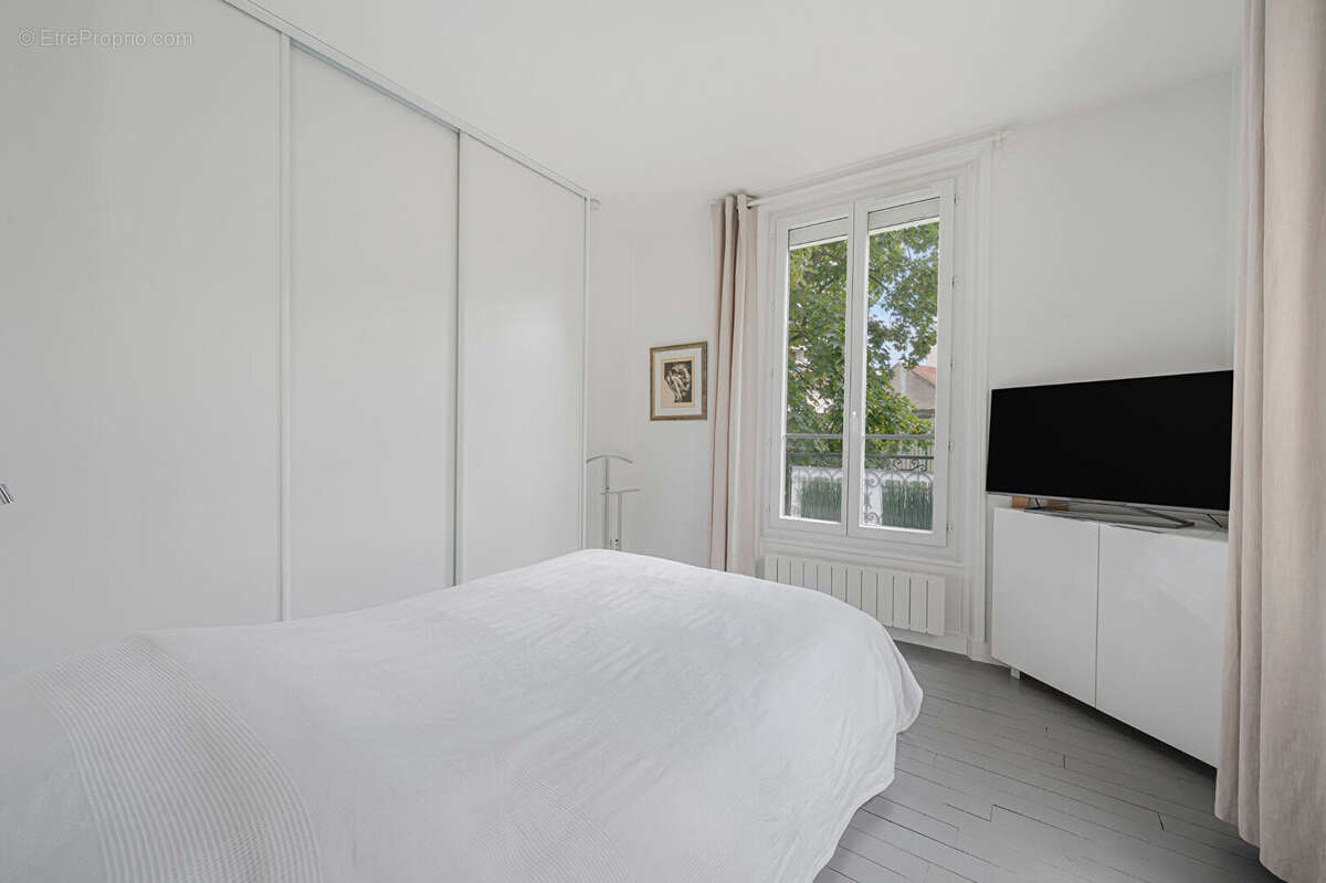Appartement à PARIS-14E