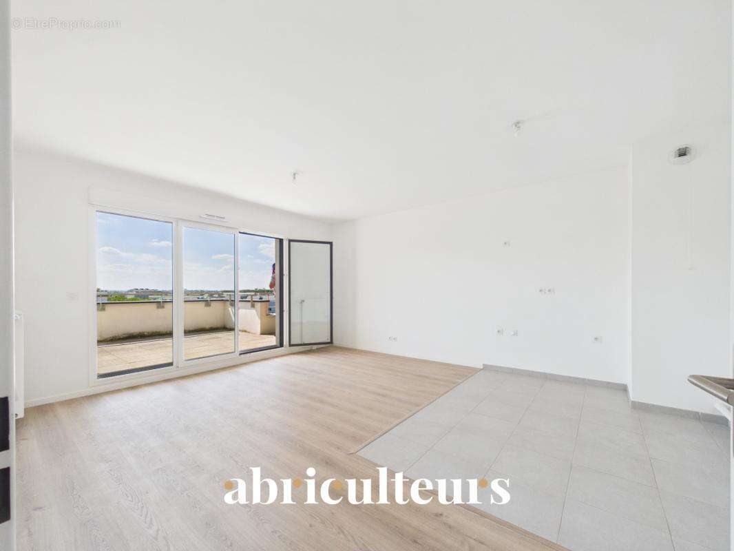 Appartement 5 pièces 91 m² – 4 chambres, 2 terrasses, 2 parkings – Colombes  - Allée Françoise Héritier - photo 3
