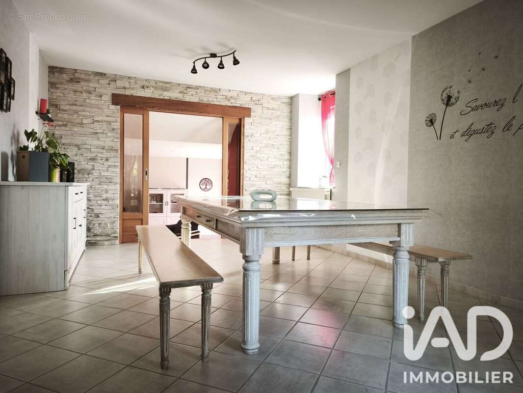 Maison 180 m² à Le Horps  - photo 4