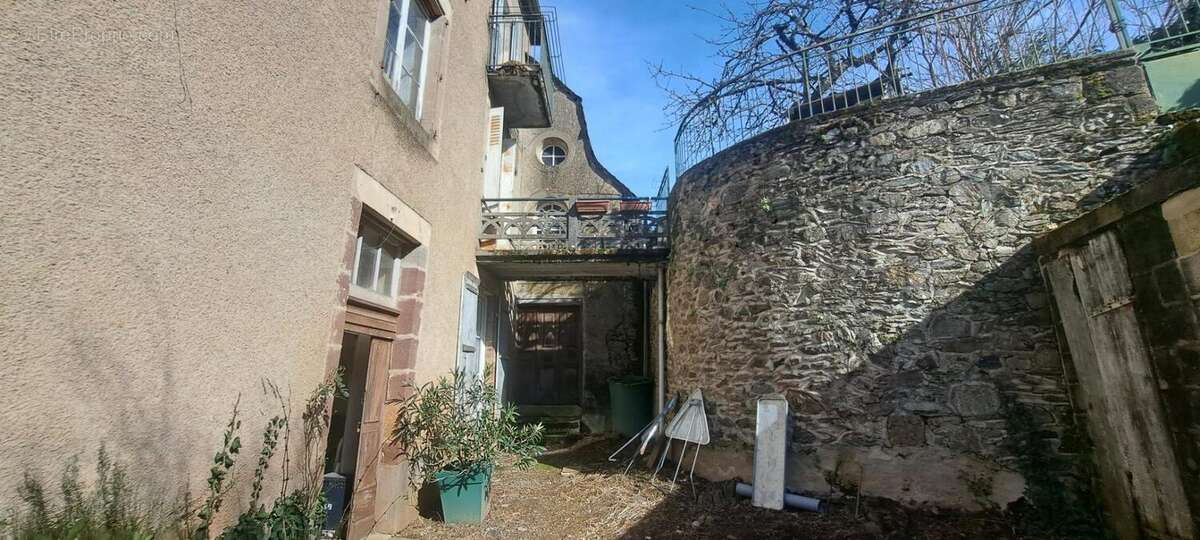 Appartement à JUILLAC
