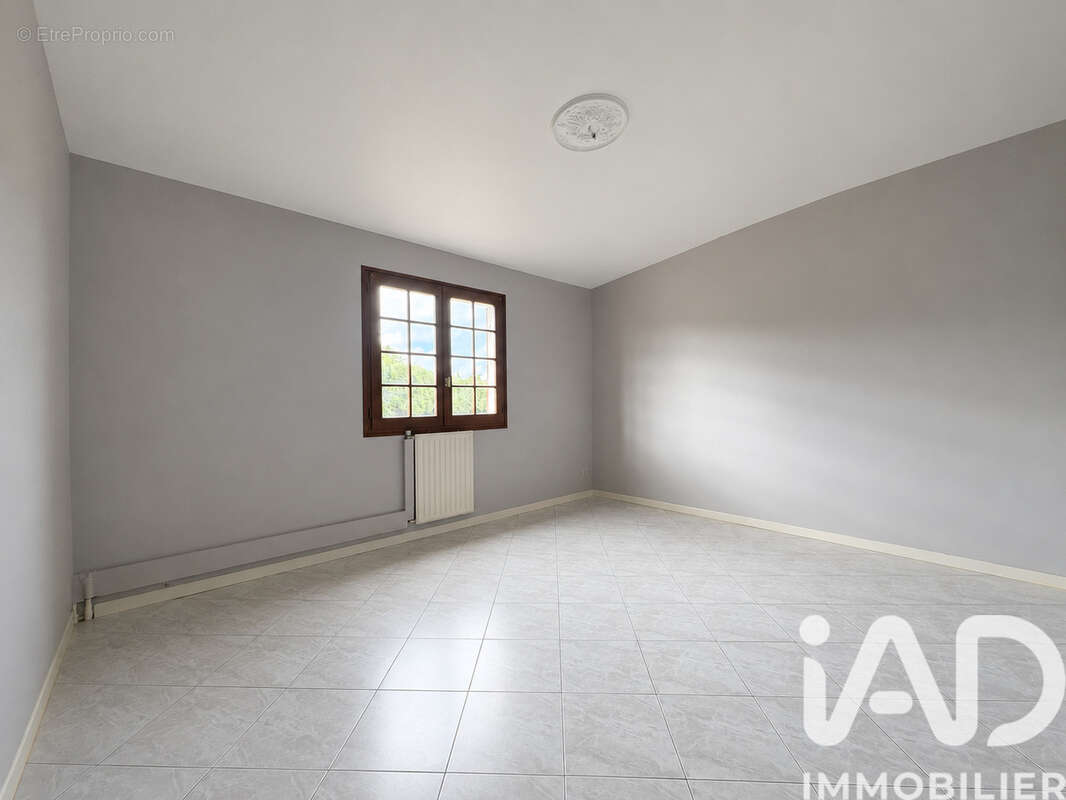 Photo 9 - Maison à MOISSY-CRAMAYEL