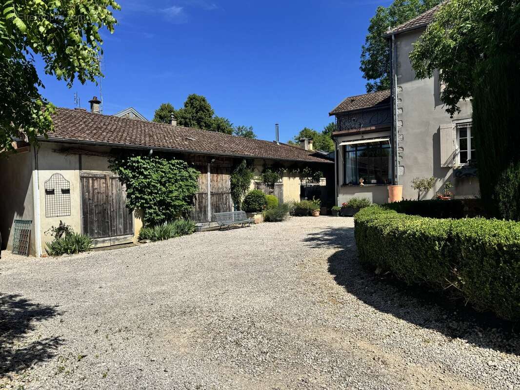 Maison à LONS-LE-SAUNIER