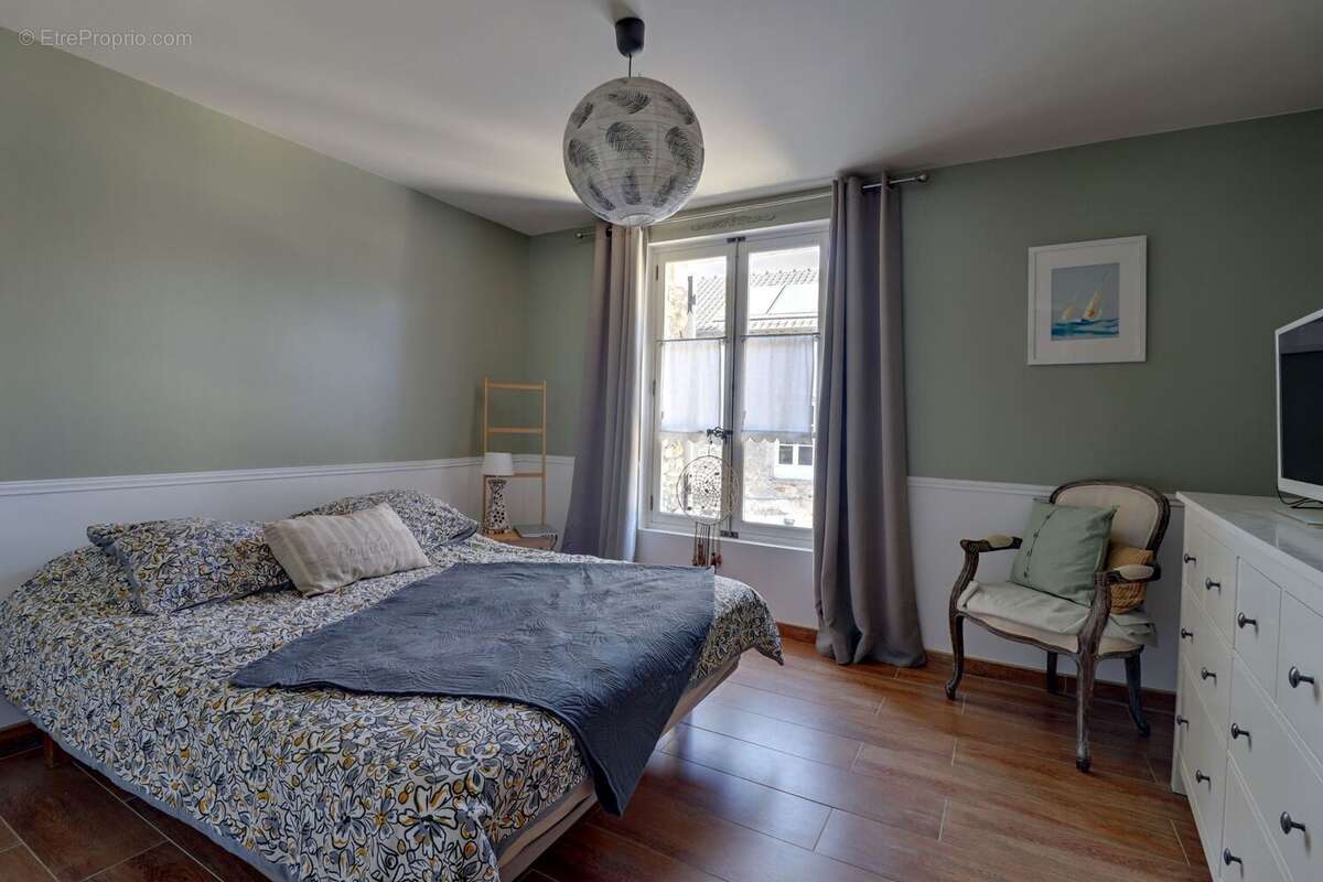 Maison à JUMEAUVILLE