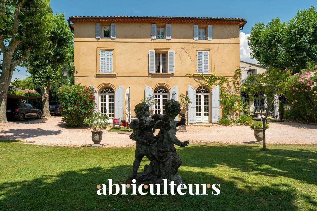 Maison de prestige de 395m² avec piscine en vente sur Bouc-Bel-Air (13320) - photo 3