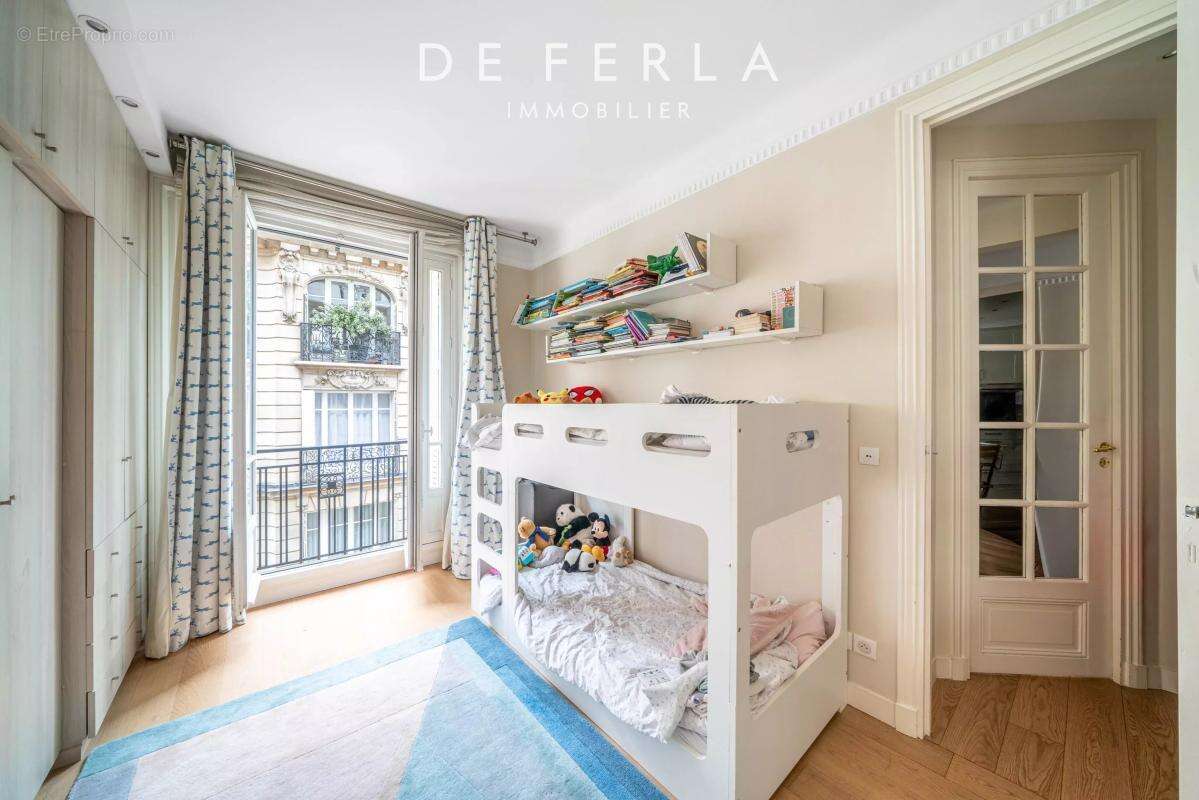 Appartement à PARIS-6E
