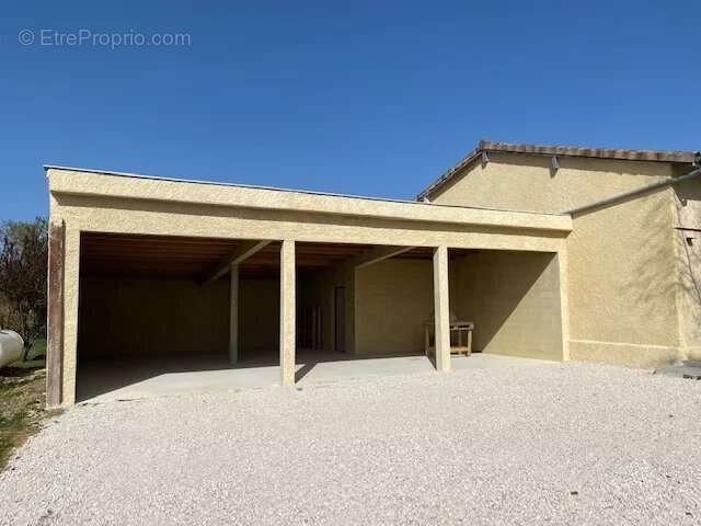 Ferme rénovée  avec piscine sur 2900 m² de terrain - photo 17