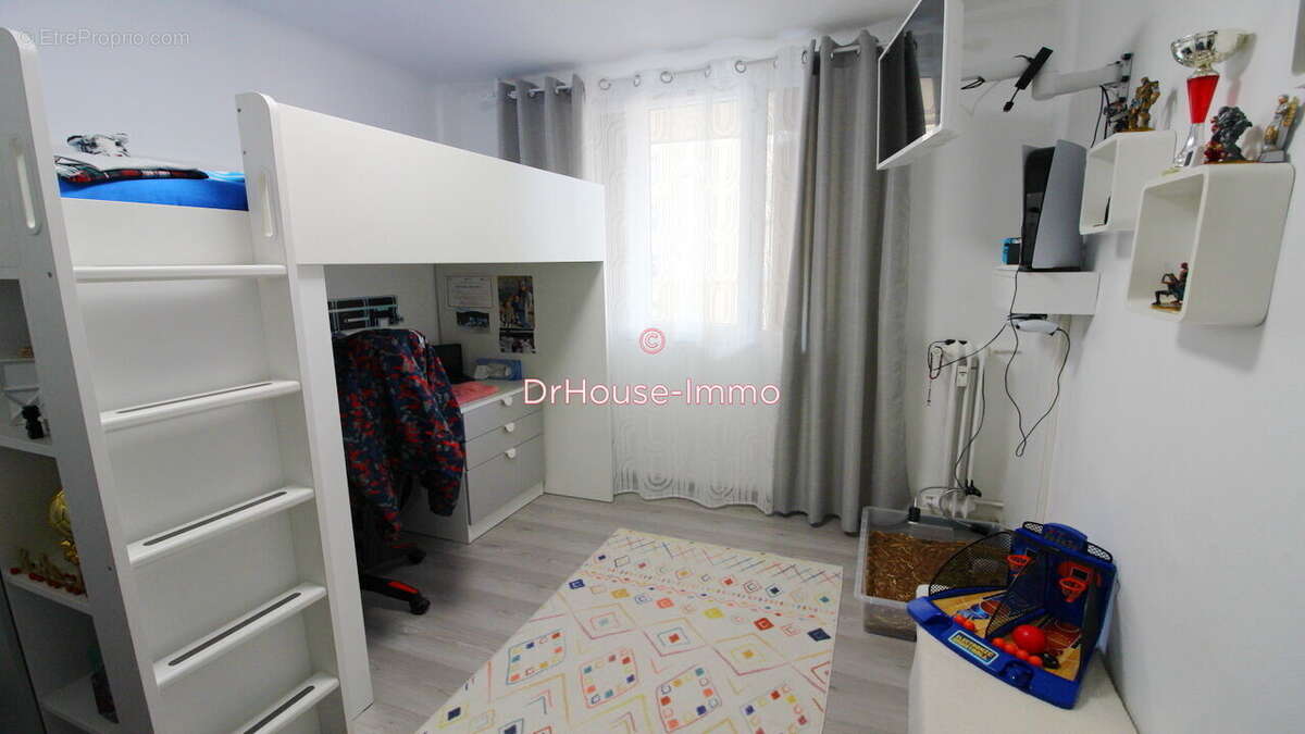 Appartement à MARSEILLE-3E