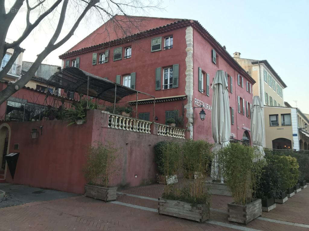 Commerce à MOUANS-SARTOUX