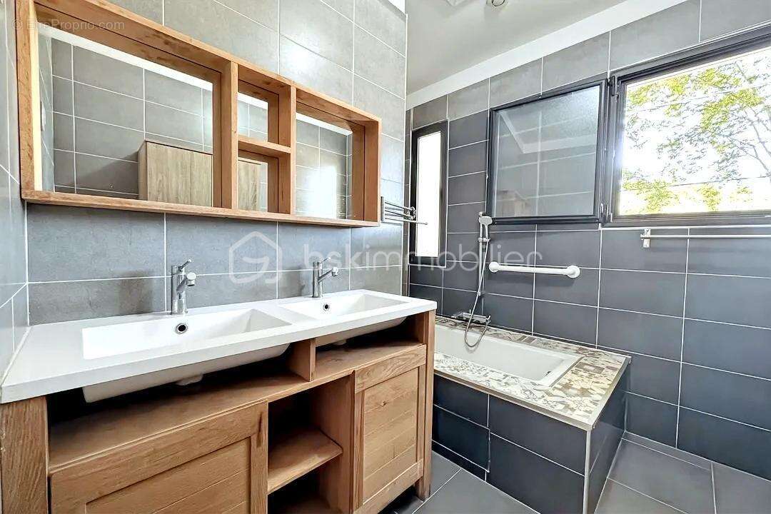 Maison à SAINT-JEAN-DE-VEDAS