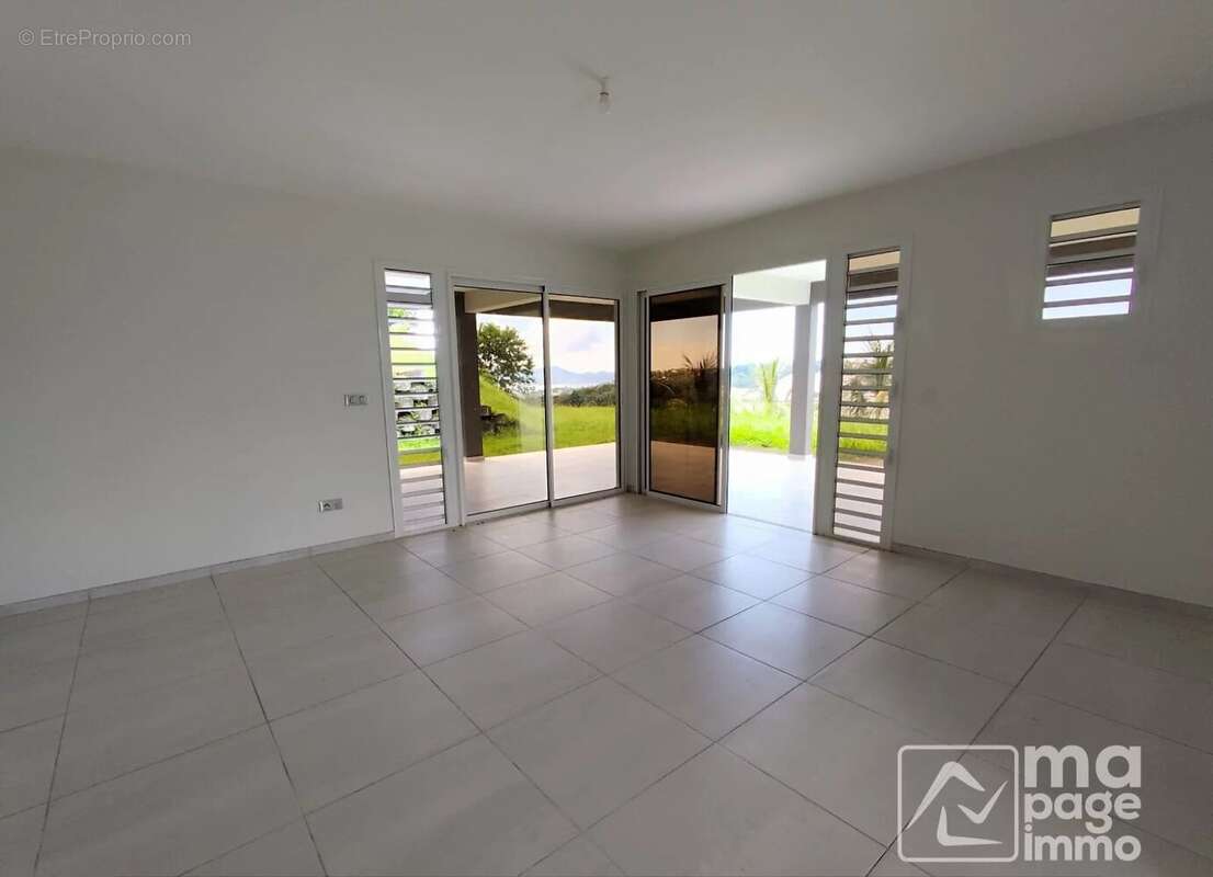 Villa moderne sur 2000 m² de terrain, Fort-de-France - photo 5